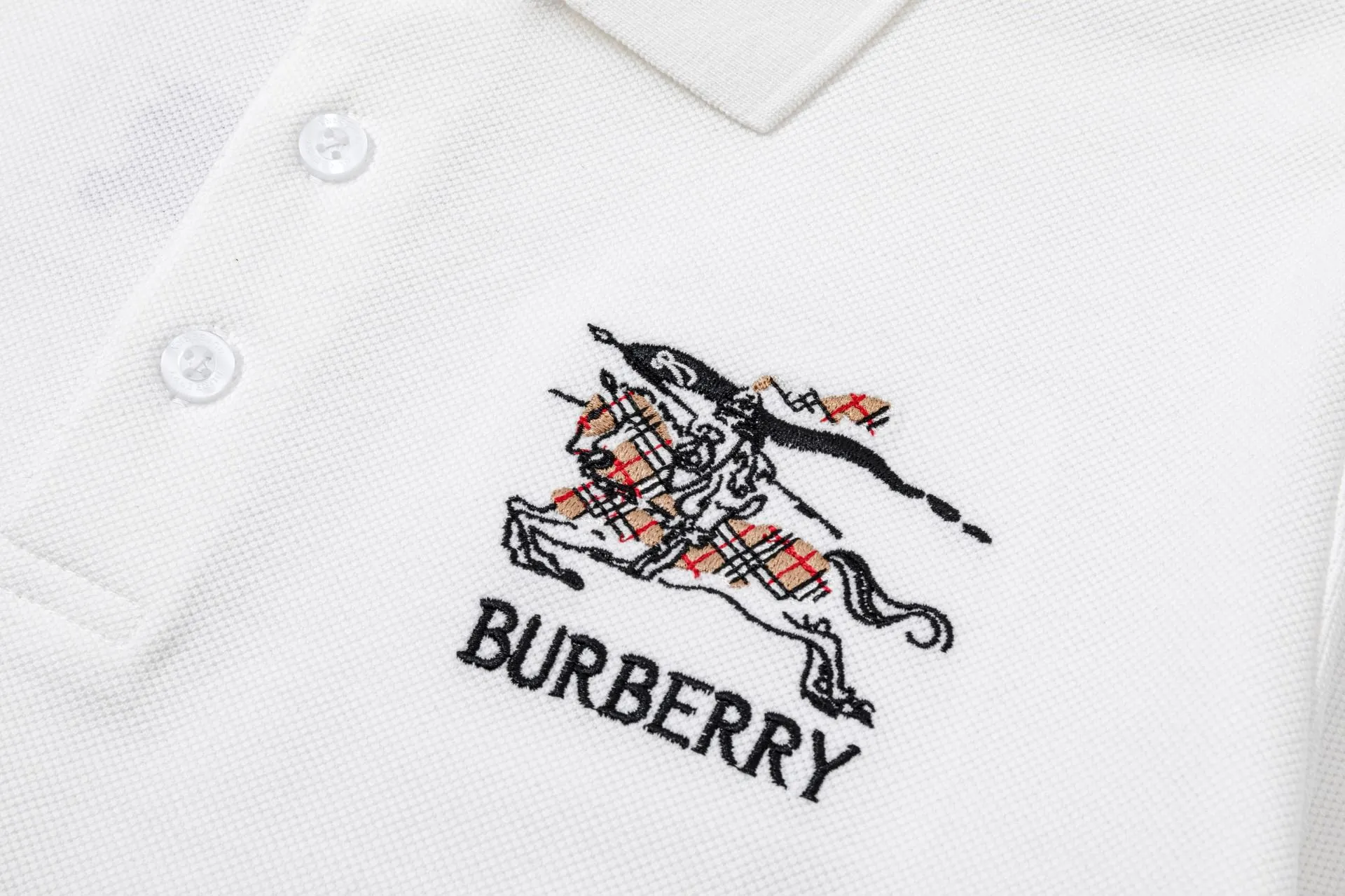 BURBERRYZ POLO Polo ， 。Size ， Size。 Polo ， ， 。 ， 、 （EKD） Burberry 。 – – – Burberry – ：Black White Size：MLXLXXL